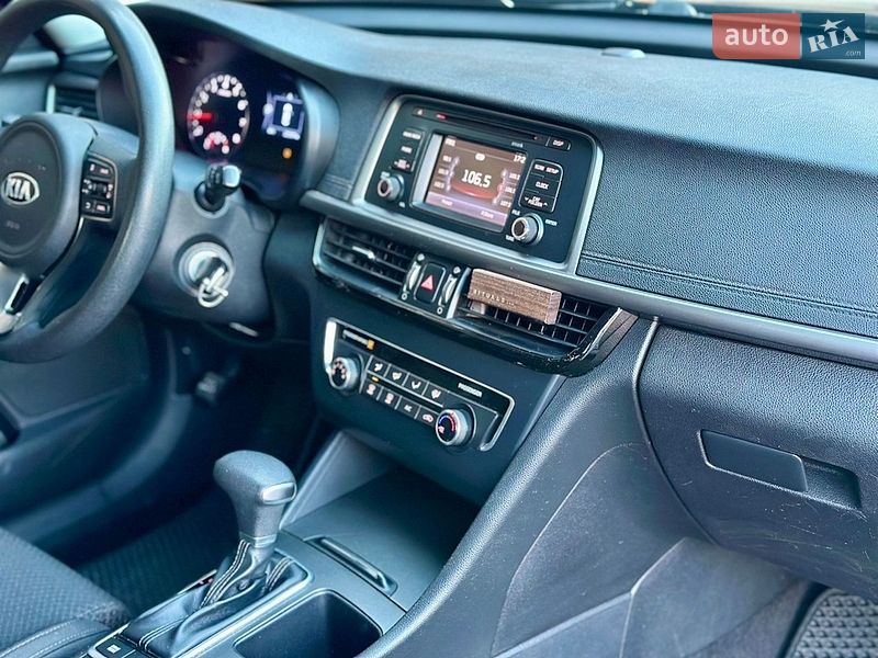 Седан Kia Optima 2016 в Святопетровское