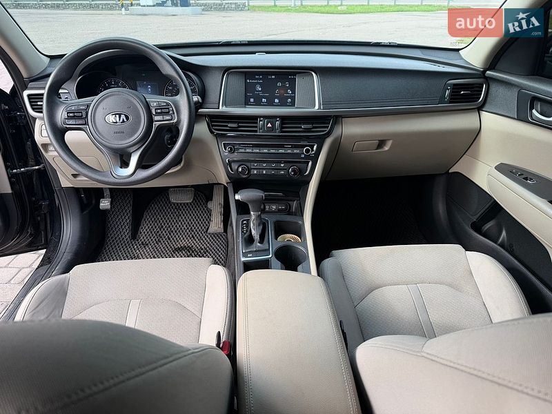 Седан Kia Optima 2018 в Гребенках