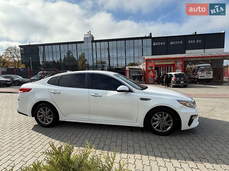 Седан Kia Optima 2018 в Львове