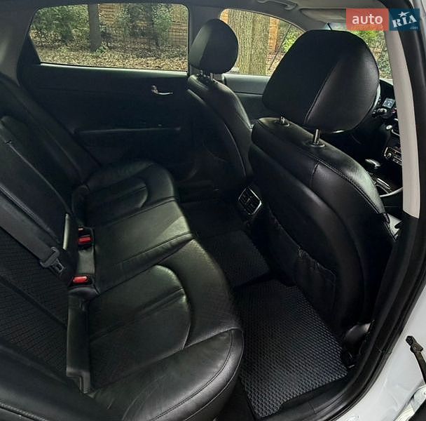 Седан Kia Optima 2016 в Одессе