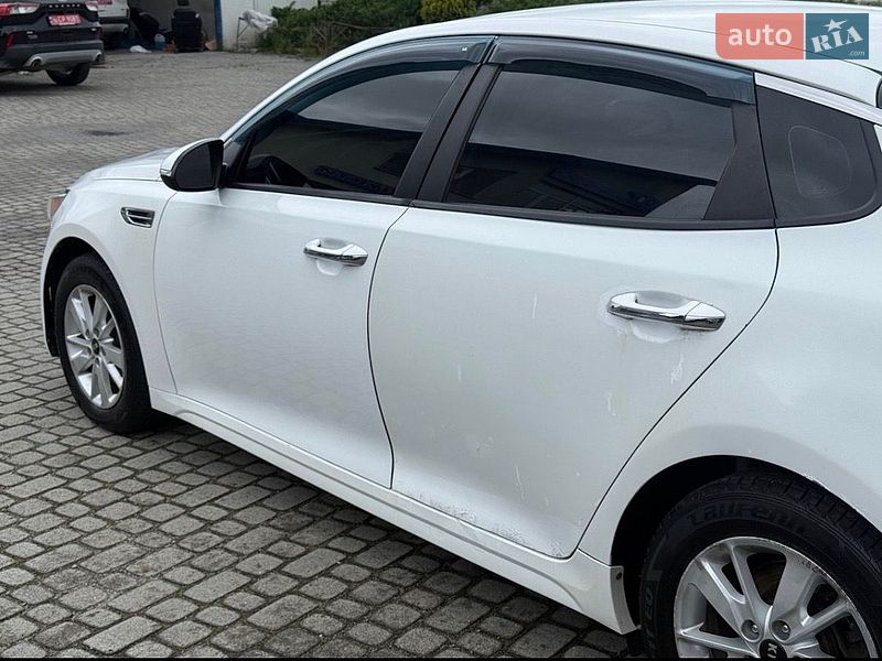 Седан Kia Optima 2016 в Львове