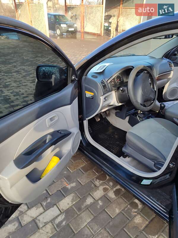 Хетчбек Kia Picanto 2004 в Івано-Франківську фото 5 Хетчбек Kia Picanto 2004 в Івано-Франківську