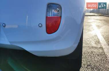 Хэтчбек Kia Picanto 2011 в 