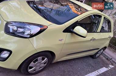 Хэтчбек Kia Picanto 2012 в 