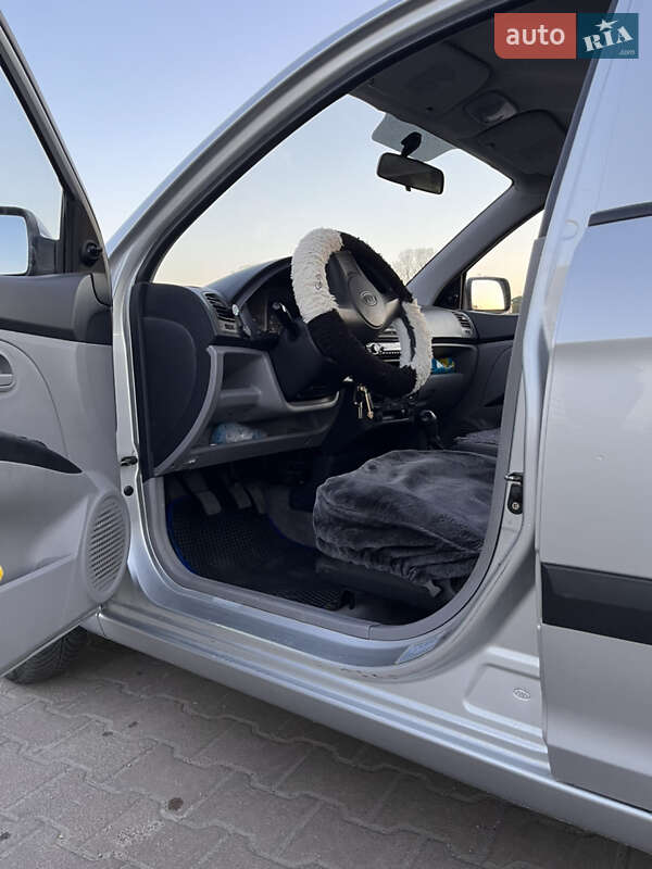 Хэтчбек Kia Picanto 2006 в Житомире