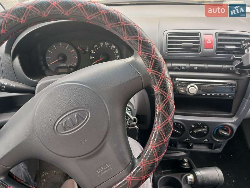 Хетчбек Kia Picanto 2007 в Южному