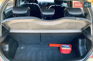 Хэтчбек Kia Picanto 2011 в 