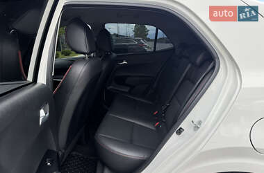 Хэтчбек Kia Picanto 2021 в 