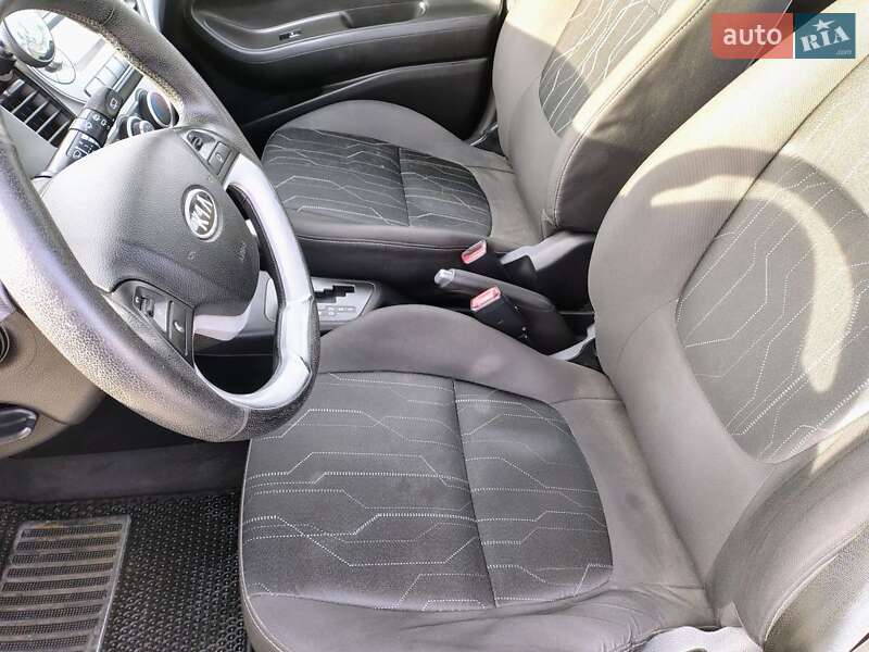 Хэтчбек Kia Picanto 2011 в Вышгороде