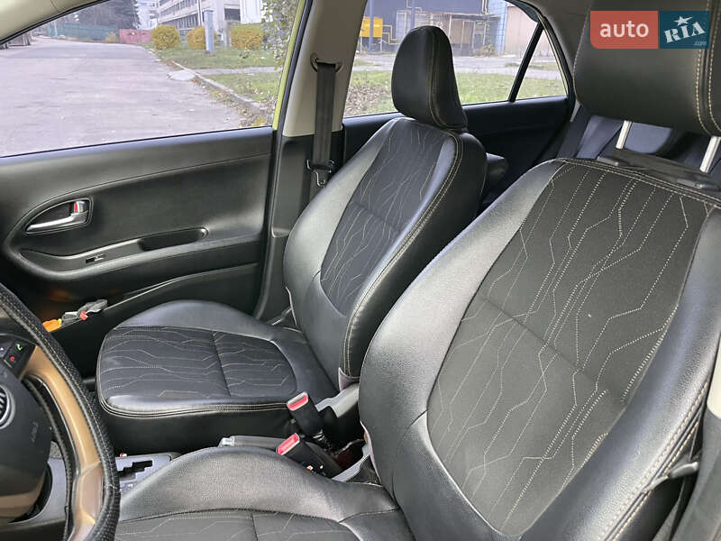 Хетчбек Kia Picanto 2011 в Черкасах
