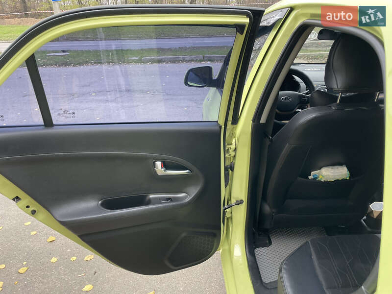 Хетчбек Kia Picanto 2011 в Черкасах