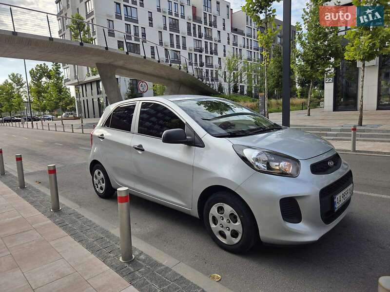 Хэтчбек Kia Picanto 2015 в Киеве