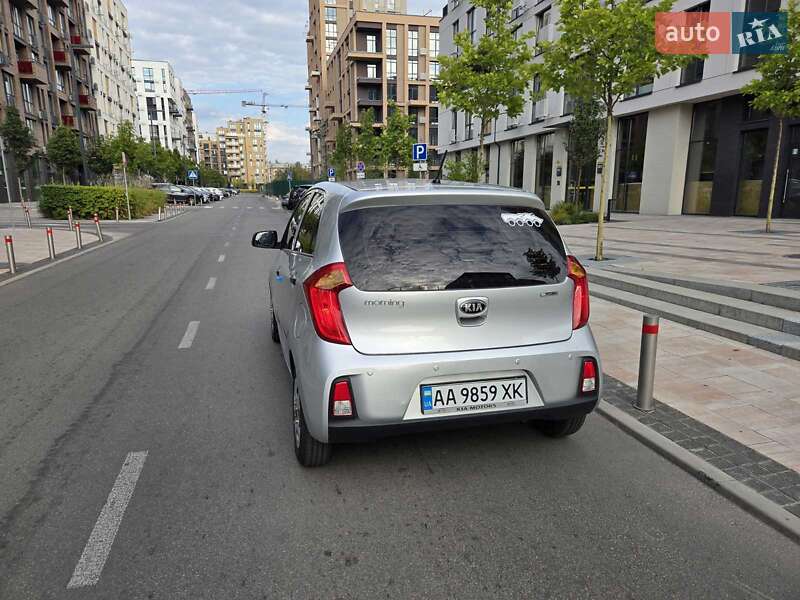 Хэтчбек Kia Picanto 2015 в Киеве
