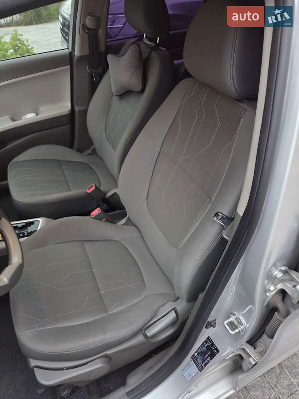 Хэтчбек Kia Picanto 2015 в Киеве