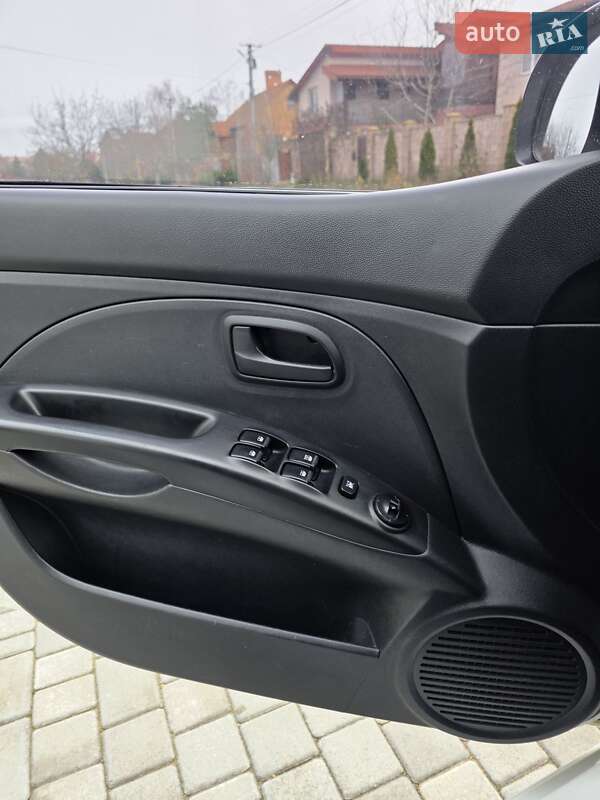 Хэтчбек Kia Picanto 2010 в Одессе фото 18 Хэтчбек Kia Picanto 2010 в Одессе