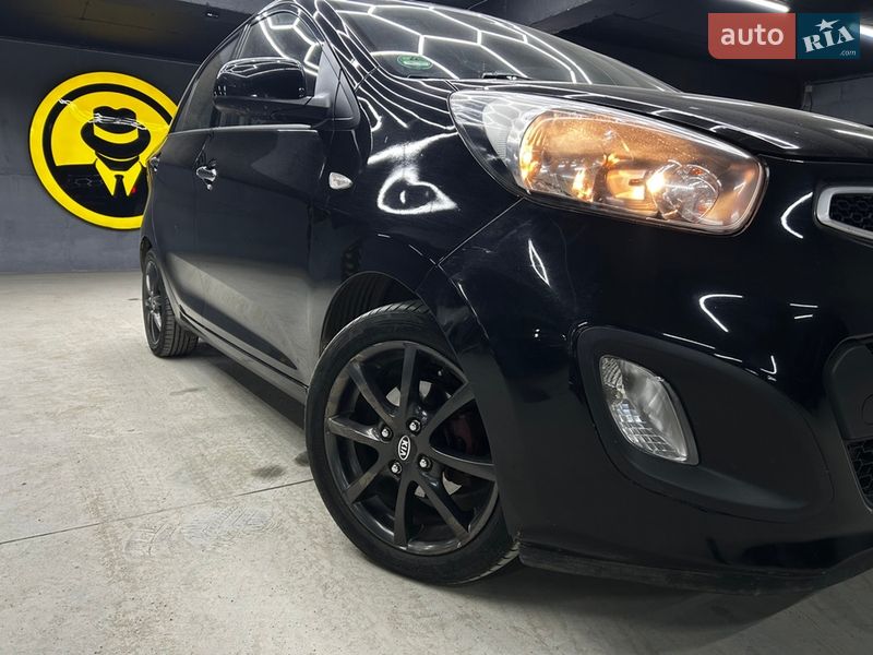 Хетчбек Kia Picanto 2012 в Чернівцях