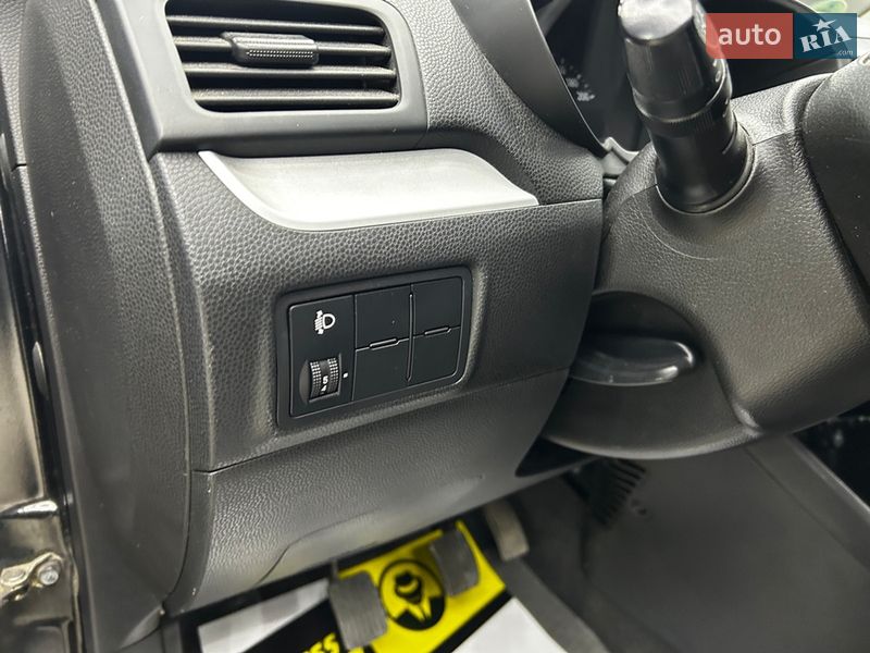 Хетчбек Kia Picanto 2012 в Чернівцях