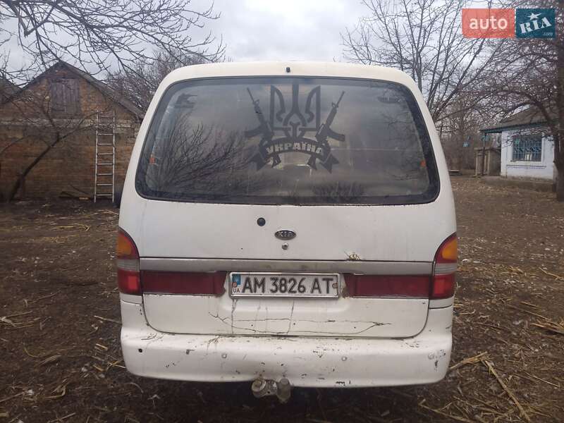 Мінівен Kia Pregio 2002 в Первомайську