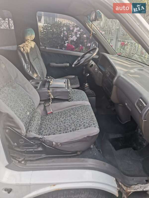 Минивэн Kia Pregio 2000 в 