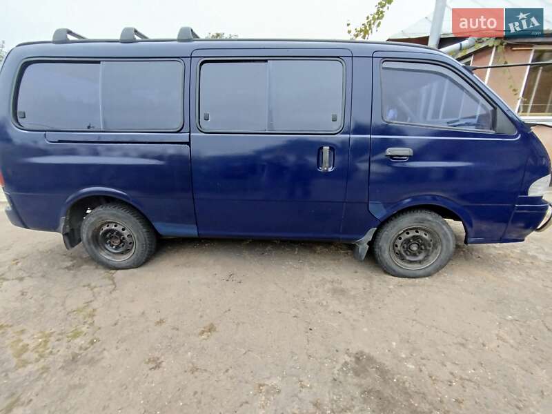 Мінівен Kia Pregio 2000 в Лугинах