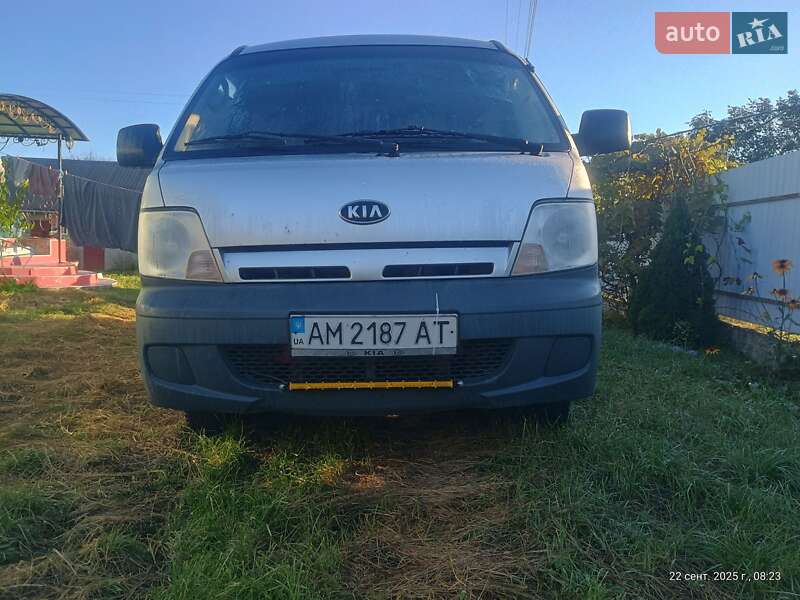 Минивэн Kia Pregio 2005 в 