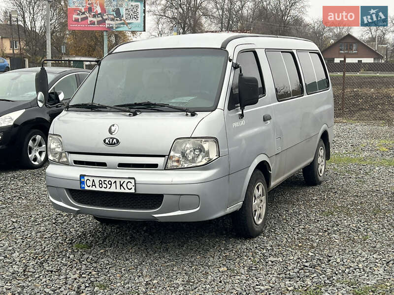 Kia Pregio 2004