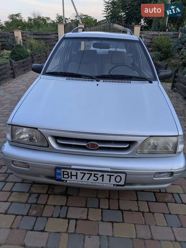 Kia Pride 2000