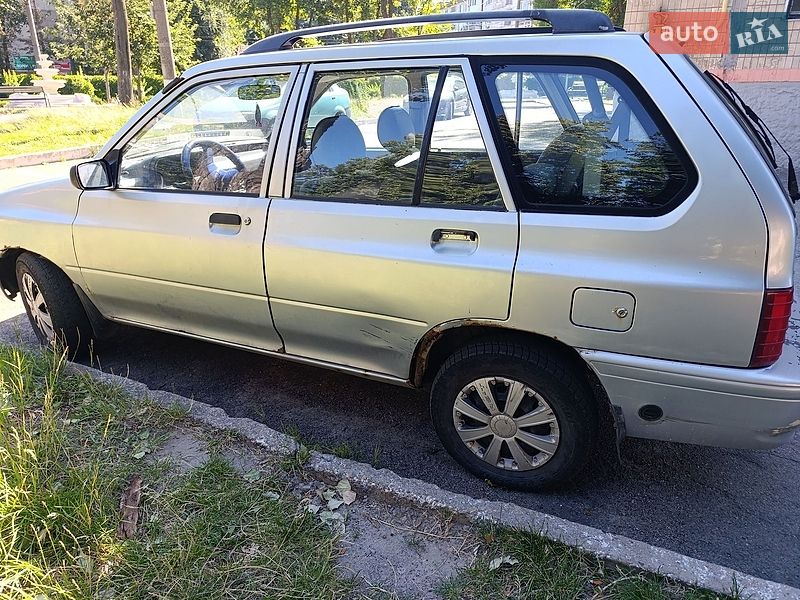 Універсал Kia Pride 2000 в Кам'янському