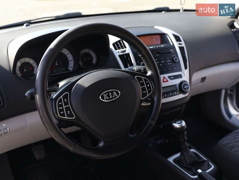 Купе Kia ProCeed 2008 в Киеве