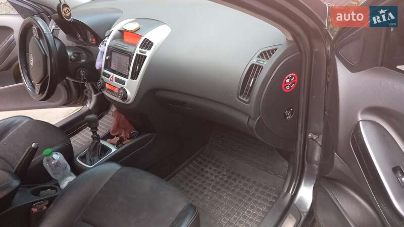Хэтчбек Kia ProCeed 2008 в Вольнянске