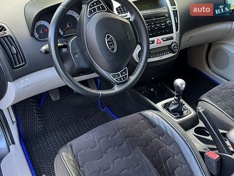 Хетчбек Kia ProCeed 2008 в Дніпрі