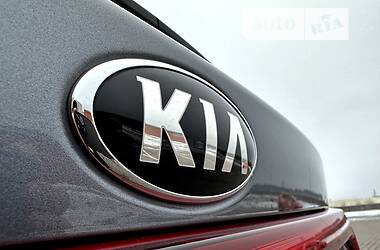 Позашляховик / Кросовер Kia Rio X-Line 2021 в 