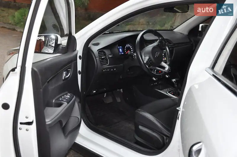 Позашляховик / Кросовер Kia Rio X-Line 2018 в 