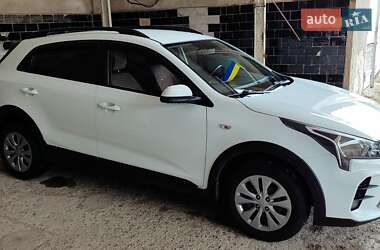 Внедорожник / Кроссовер Kia Rio X-Line 2021 в 