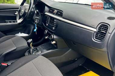 Внедорожник / Кроссовер Kia Rio X-Line 2018 в 