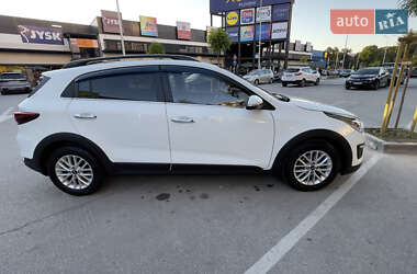Хэтчбек Kia Rio X-Line 2018 в 