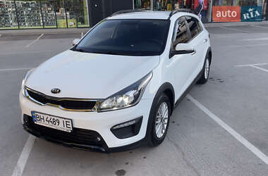 Хэтчбек Kia Rio X-Line 2018 в 