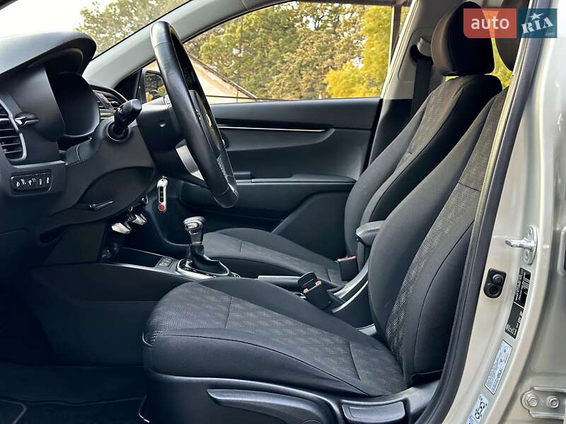 Внедорожник / Кроссовер Kia Rio X-Line 2018 в Одессе