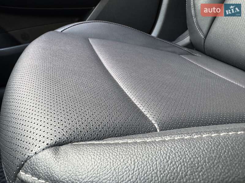 Позашляховик / Кросовер Kia Rio X-Line 2018 в Києві фото 60 Позашляховик / Кросовер Kia Rio X-Line 2018 в Києві