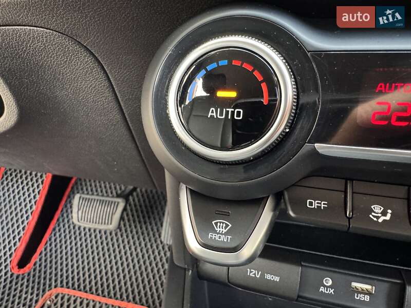 Внедорожник / Кроссовер Kia Rio X-Line 2018 в Киеве