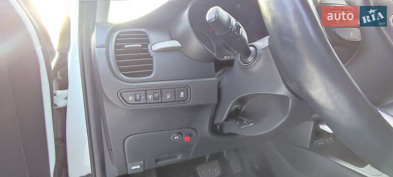 Позашляховик / Кросовер Kia Rio X-Line 2018 в Василькові