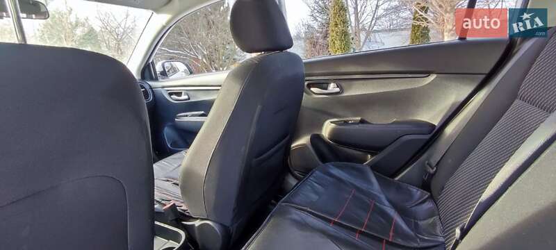 Позашляховик / Кросовер Kia Rio X-Line 2018 в Василькові