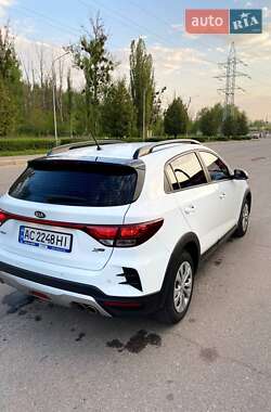Внедорожник / Кроссовер Kia Rio X 2021 в 