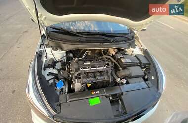 Внедорожник / Кроссовер Kia Rio X 2021 в 