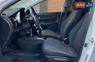Позашляховик / Кросовер Kia Rio X 2021 в 