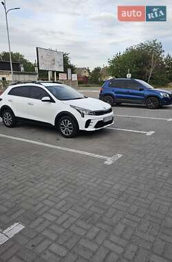 Позашляховик / Кросовер Kia Rio X 2021 в 
