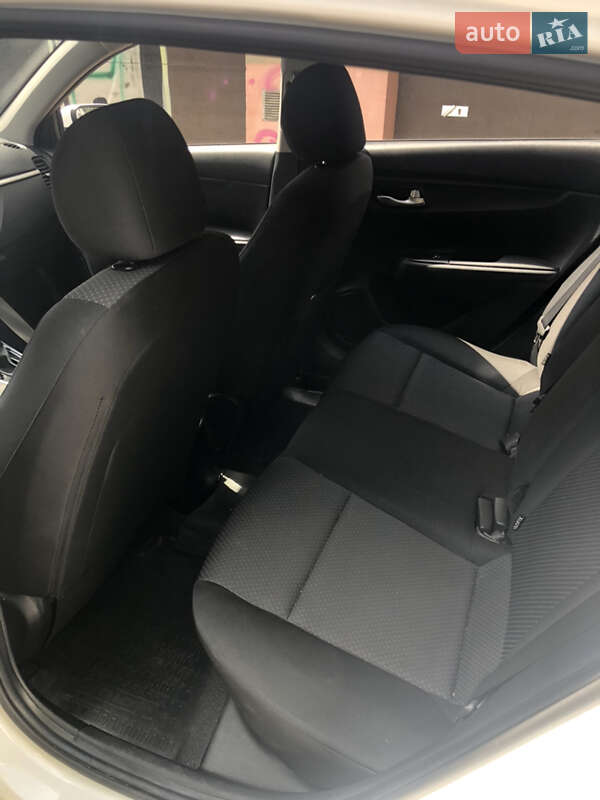 Внедорожник / Кроссовер Kia Rio X 2021 в Луцке