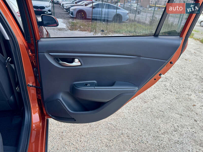 Позашляховик / Кросовер Kia Rio X 2021 в Києві фото 24 Позашляховик / Кросовер Kia Rio X 2021 в Києві
