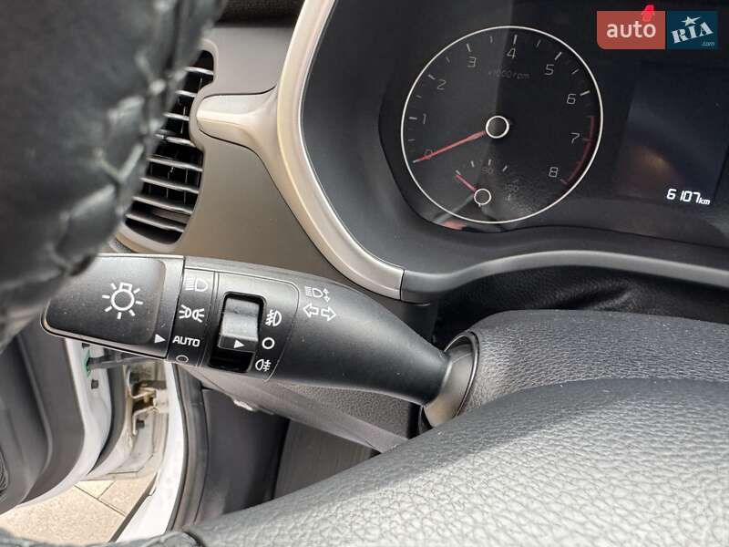 Внедорожник / Кроссовер Kia Rio X 2021 в Киеве