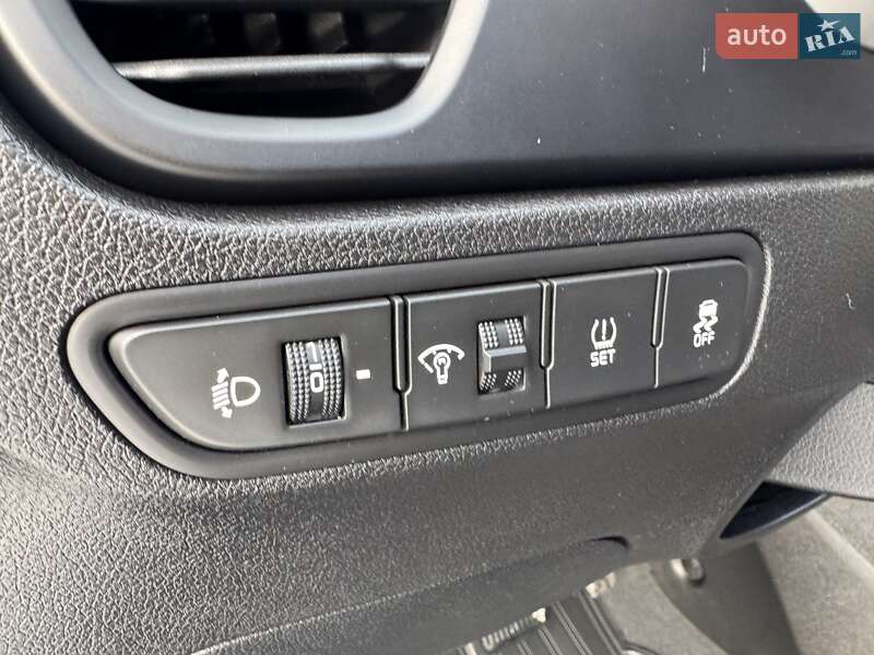 Позашляховик / Кросовер Kia Rio X 2022 в Києві